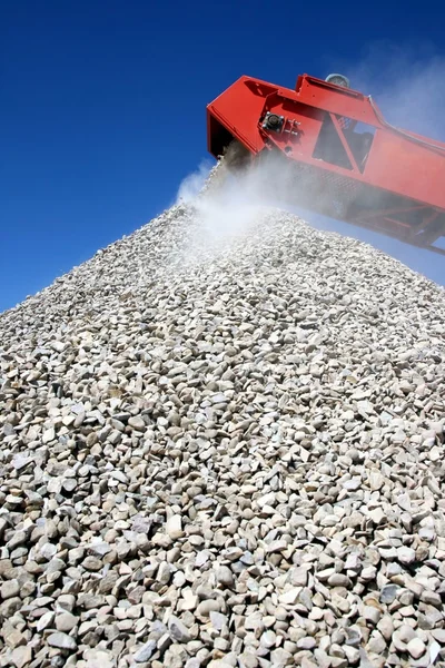 Pedra de Buiding e Transportador — Fotografia de Stock