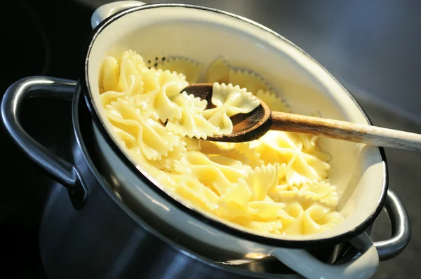 Cocinar pasta — Foto de Stock