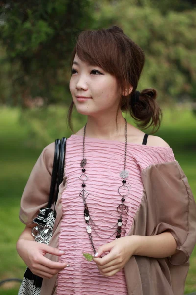 Szép ázsiai nő — Stock Fotó