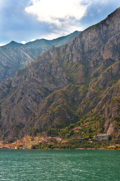 Переглянути озера Гарда в Італії — стокове фото