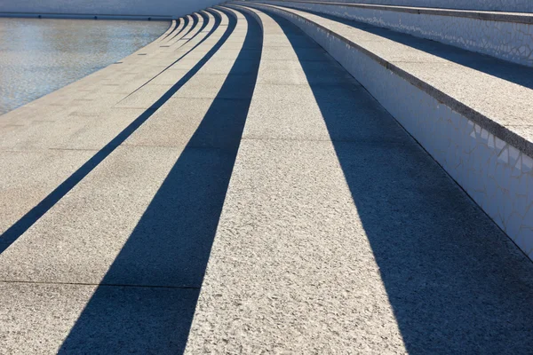 Escaliers en pierre courbée — Photo
