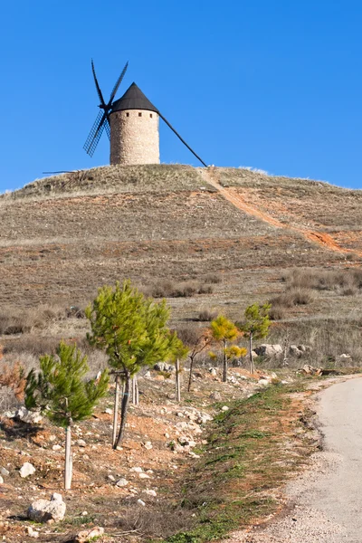 Moinho de vento tradicional espanhol — Fotografia de Stock