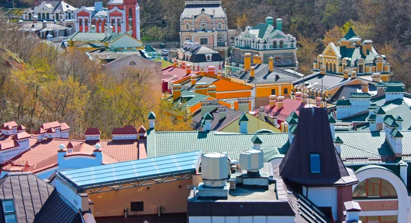 Beautiufl gekleurde gebouwen in kiev — Stockfoto