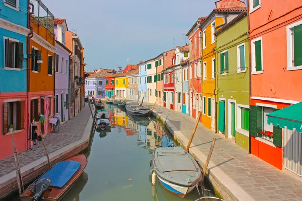 Burano città colorata in Italia — Foto Stock