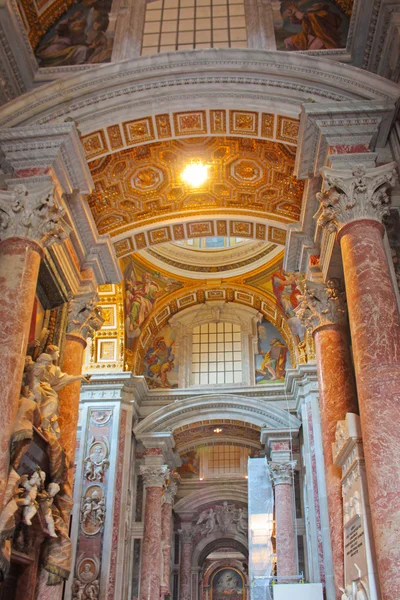 Basilica interior — Stock Photo, Image