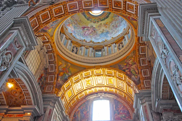 Basilica interior — Stock Photo, Image
