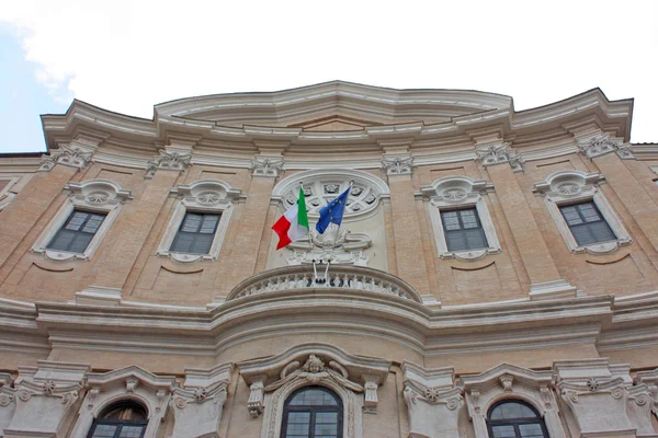 Bankada bina Roma — Stok fotoğraf