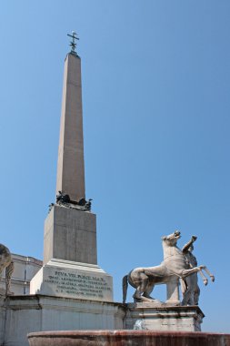 piazza quirinale üzerindeki Dikilitaş