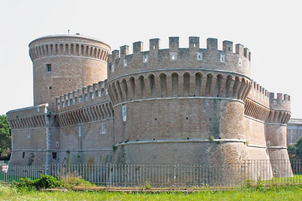 Башня замка Гиулия II — стоковое фото