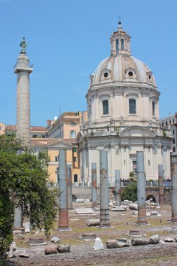 İtalya. Roma. Truva sütun