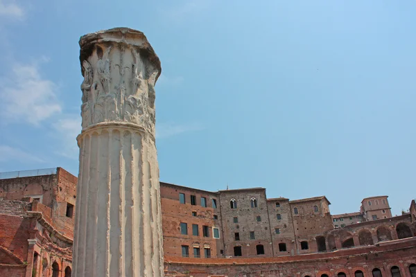 İtalya. Roma. Truva sütun — Stok fotoğraf