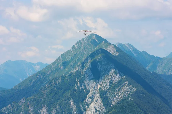 Lotniarstwo w szwajcarskich Alpach — Zdjęcie stockowe