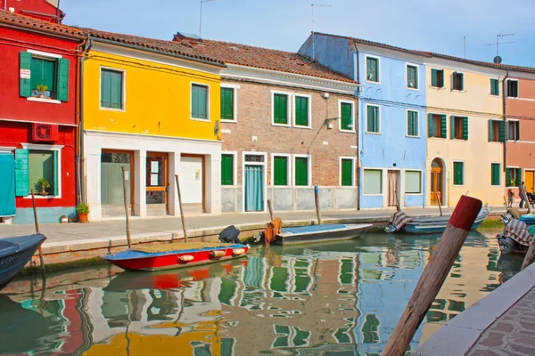 Kleur huizen in Venetië — Stockfoto