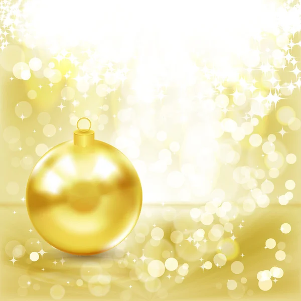 Bola de Navidad de oro sobre fondo dorado claro . — Vector de stock