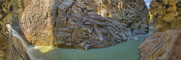 全景图: Roffla 峡谷瑞士 — 图库照片