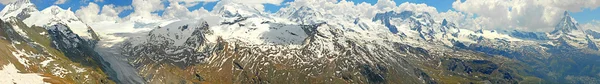 Góra panorama widok z lodowca i matterhorn — Zdjęcie stockowe