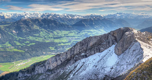Alpesi hegyi panorámával, Svájc — Stock Fotó