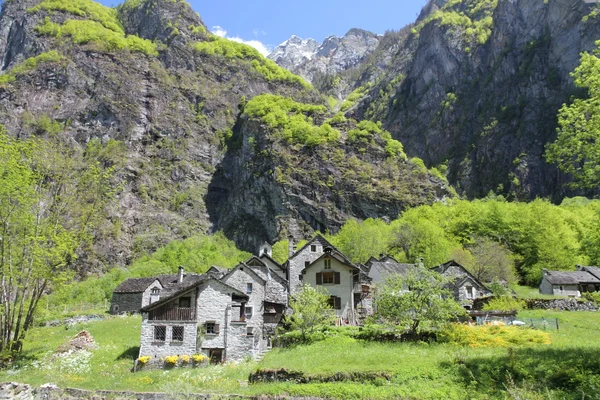 Ticino pueblo de montaña —  Fotos de Stock