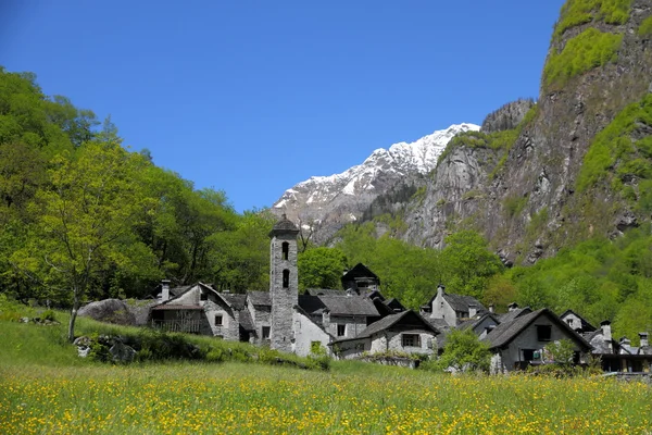 Ticino bergsby — Stockfoto