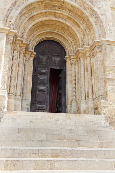 Είσοδο του καθεδρικού ναού se velha de coimbra — Φωτογραφία Αρχείου