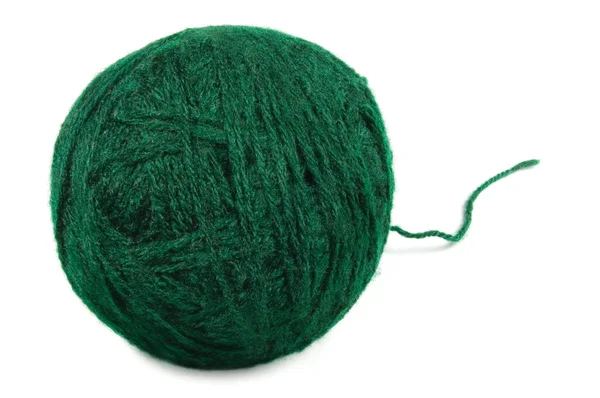 Bola de lã fina verde natural e fio isolado clew macro clos — Fotografia de Stock