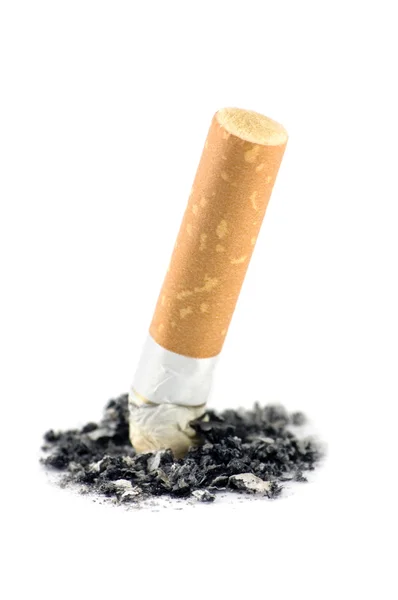 Sigaretta culo e cenere macro primo piano isolato — Foto Stock
