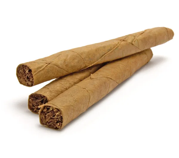 Три сигары макро макро крупным планом, изолированные тени сигар — стоковое фото