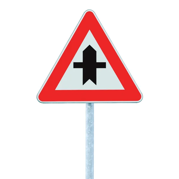 Señal de carretera principal de advertencia de cruce con poste, aislado —  Fotos de Stock