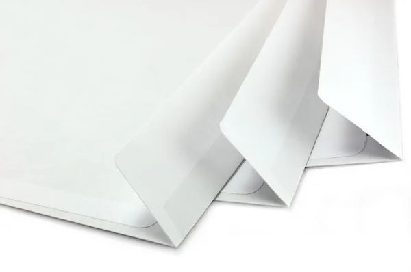 Открытые конверты, макро крупный план, изолированные — стоковое фото