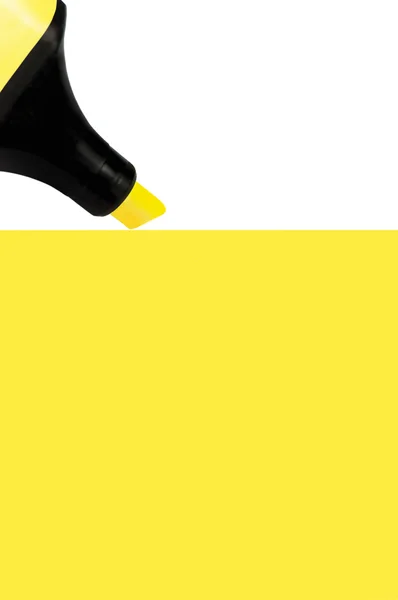Żółty znacznik malowanie dużych tło, makro na białym tle perspect — Zdjęcie stockowe
