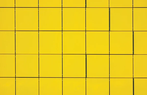 Pannello di facciata metallica giallo chiaro sfondo — Foto Stock