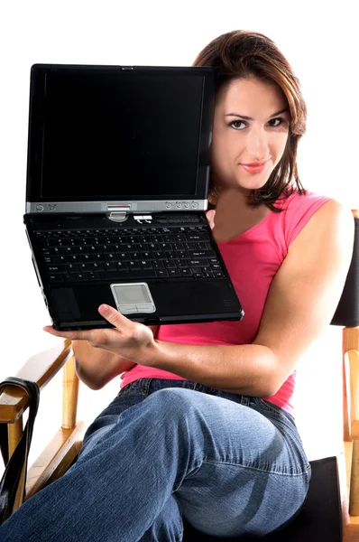Nő a laptop az igazgatói szék — Stock Fotó