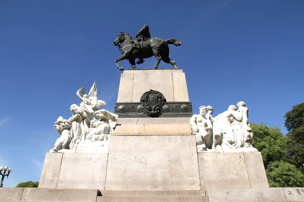 Памятник Бартоломе Митре в Буэнос-Айресе — стоковое фото