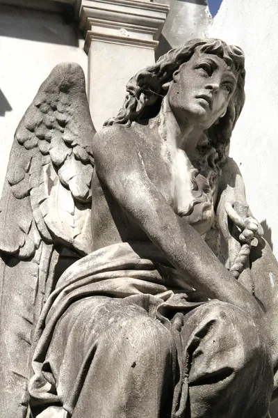 Estátua no Cemitério da Recoleta — Fotografia de Stock