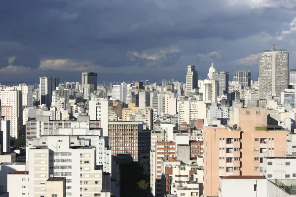 Cielo tormentoso sobre Sao Paulo — Foto de Stock