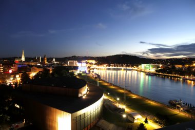 Linz by night clipart