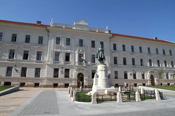 Historisk byggnad i Pécs, Ungern — Stockfoto