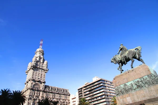 Plaza за незалежність в Монтевідео — стокове фото