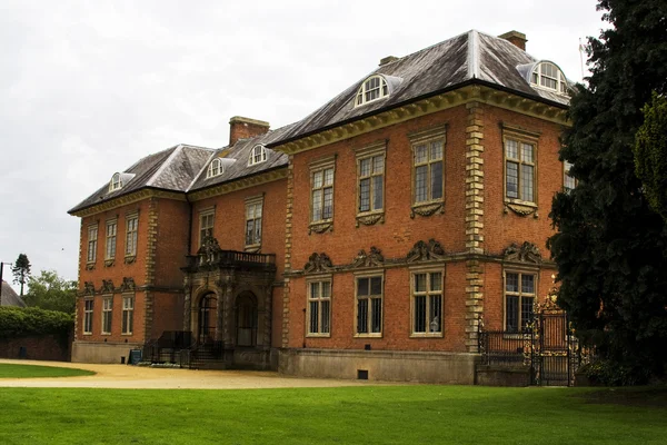 An HDR image of seventeenth century stately home Tredegar Hous — Stock Photo, Image