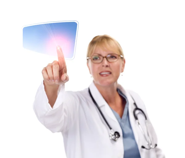 Doctor femenino que toca el botón en la pantalla táctil — Foto de Stock