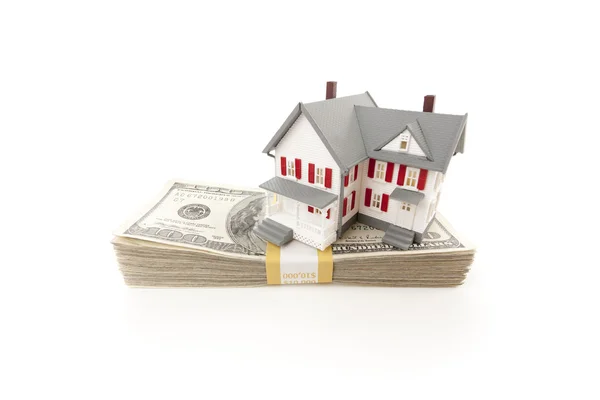 Small House on Stack of Hundred Dollar Bills — Stock Photo, Image