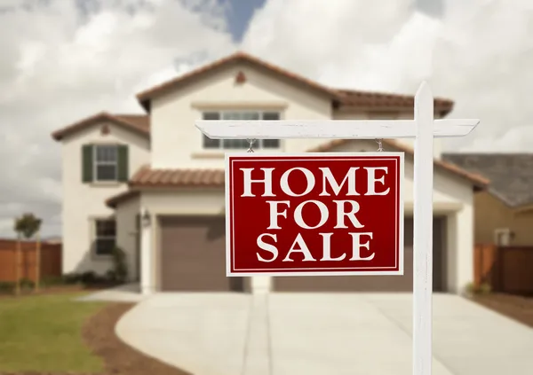 Home For Sale Real Estate Sign and House — Stock Photo, Image