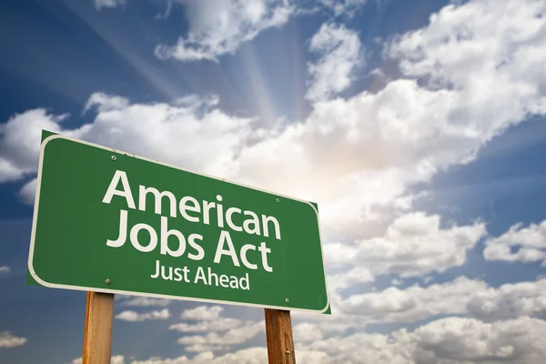 Amerikai munkahelyek jár el a zöld út jel — Stock Fotó