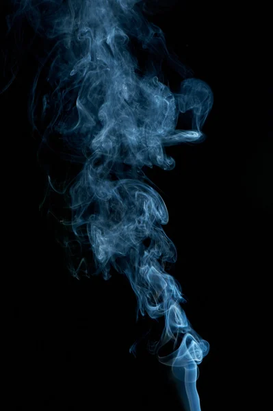Astratto fumo bluastro su nero — Foto Stock