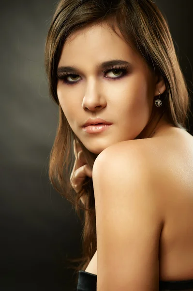 Retrato de close-up de jovem mulher bonita — Fotografia de Stock