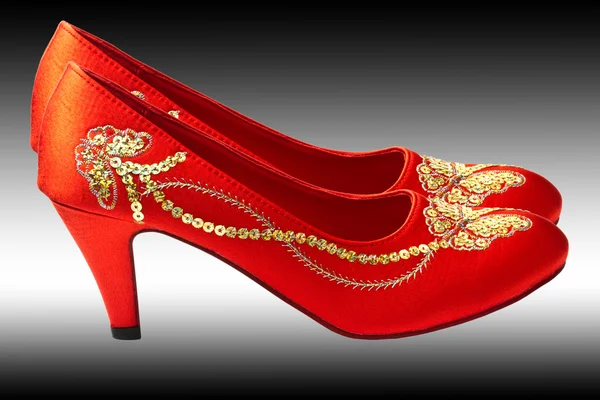 Chinês bordado sapatos de casamento — Fotografia de Stock