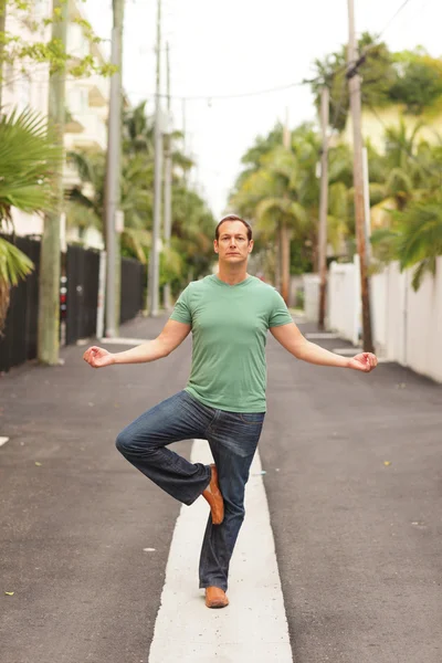 Yoga in de straten — Stockfoto