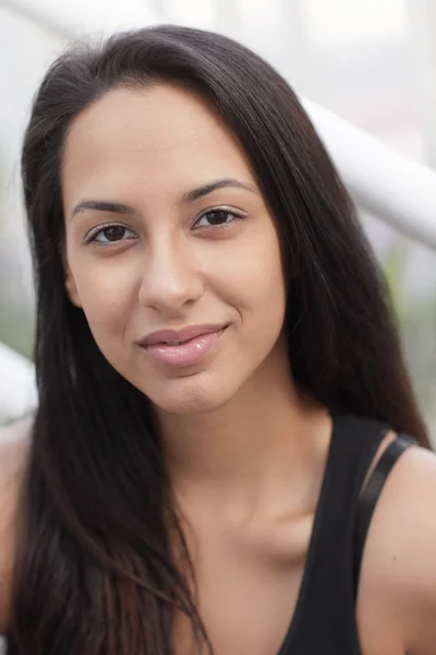 Headshot of a young woman — Stock Photo, Image