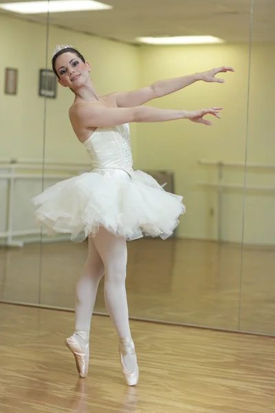 Tanzende Ballerina — Stockfoto