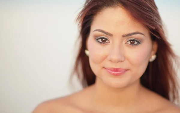 Atraente jovem latina — Fotografia de Stock
